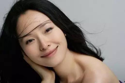 江一燕家庭背景,出身书香门第，演艺事业璀璨夺目的才女